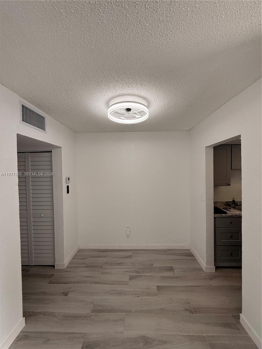 NORTH RIVERVIEW CONDO - Residential Lease