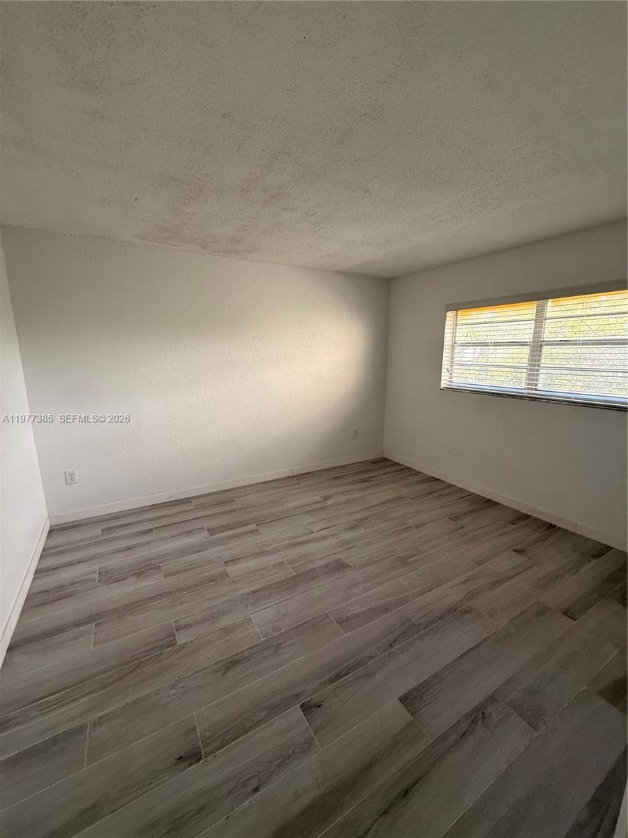 NORTH RIVERVIEW CONDO - Residential Lease