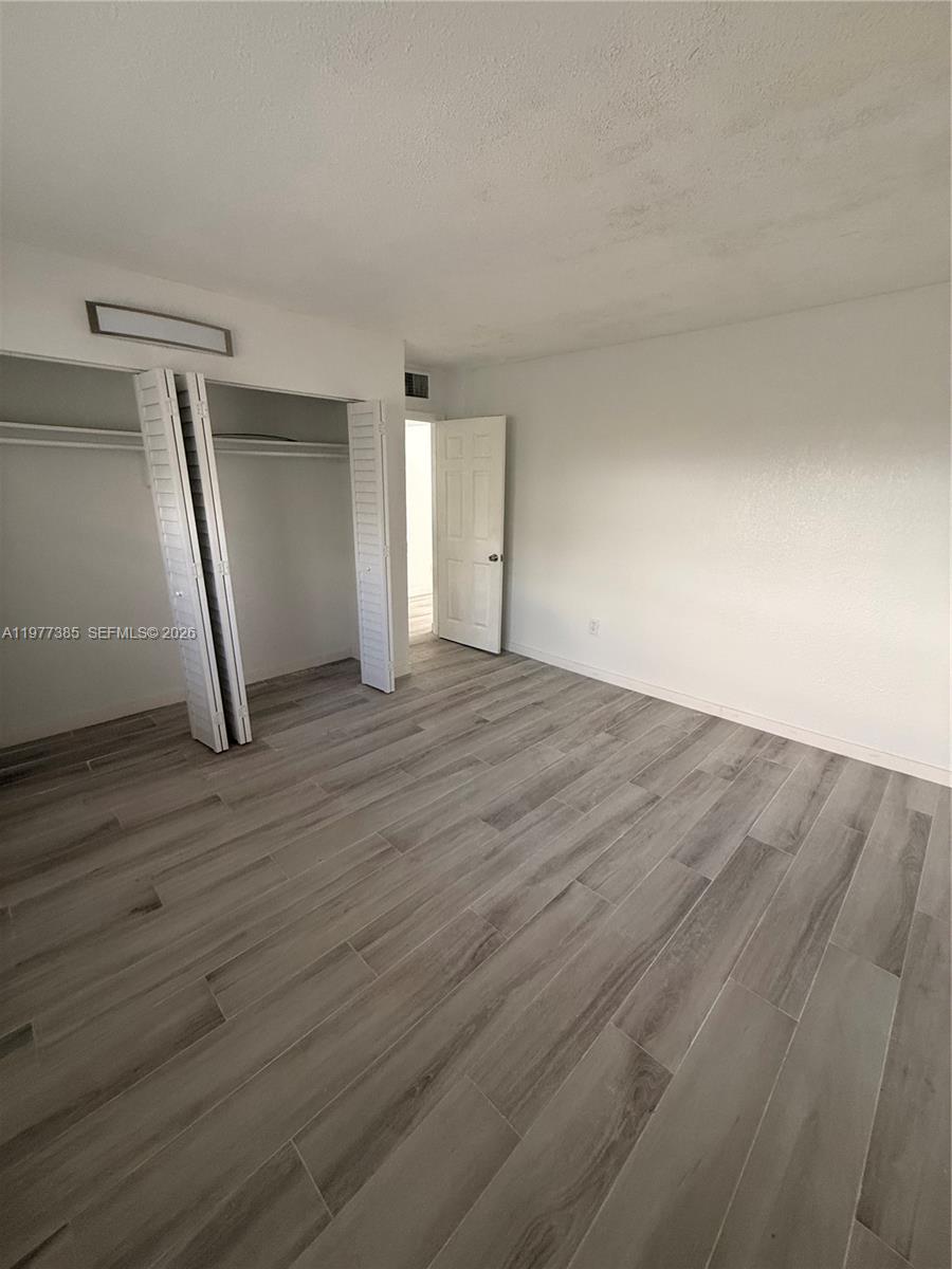 NORTH RIVERVIEW CONDO - Residential Lease