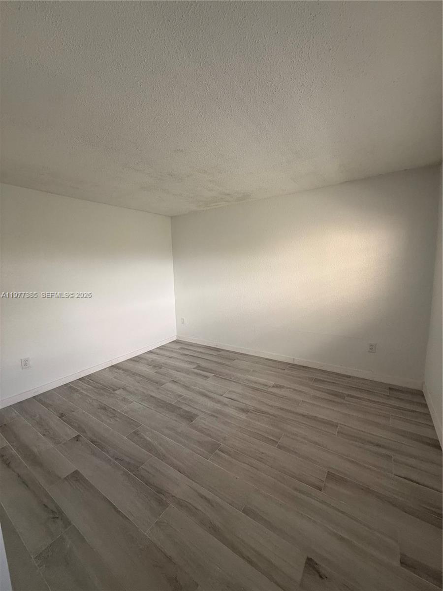 NORTH RIVERVIEW CONDO - Residential Lease