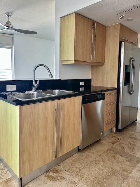 7600 Collins Ave 608