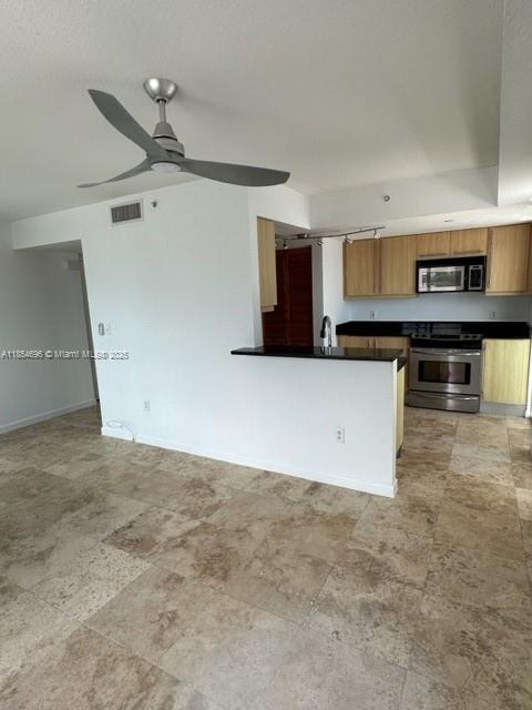 7600 Collins Ave 608