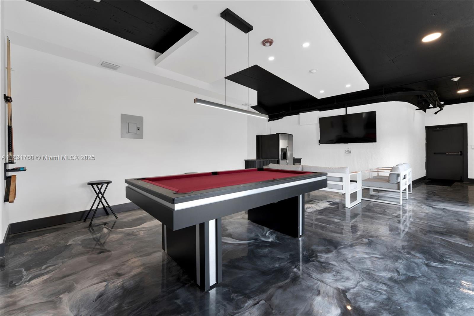 PELICAN LANDING CONDO - Residential