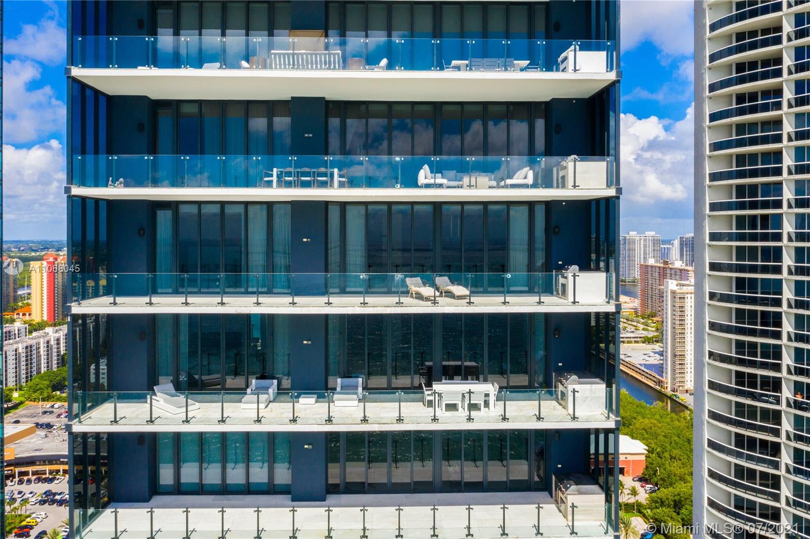 MUSE CONDO - Residential