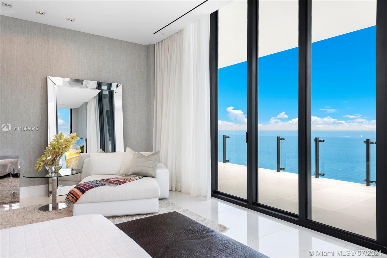 MUSE CONDO - Residential