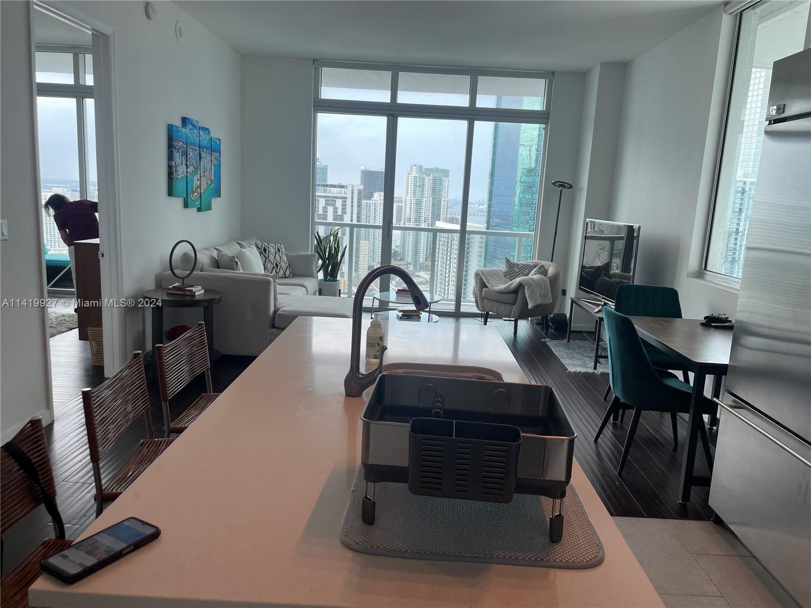 55 SE 6th St Ph4307