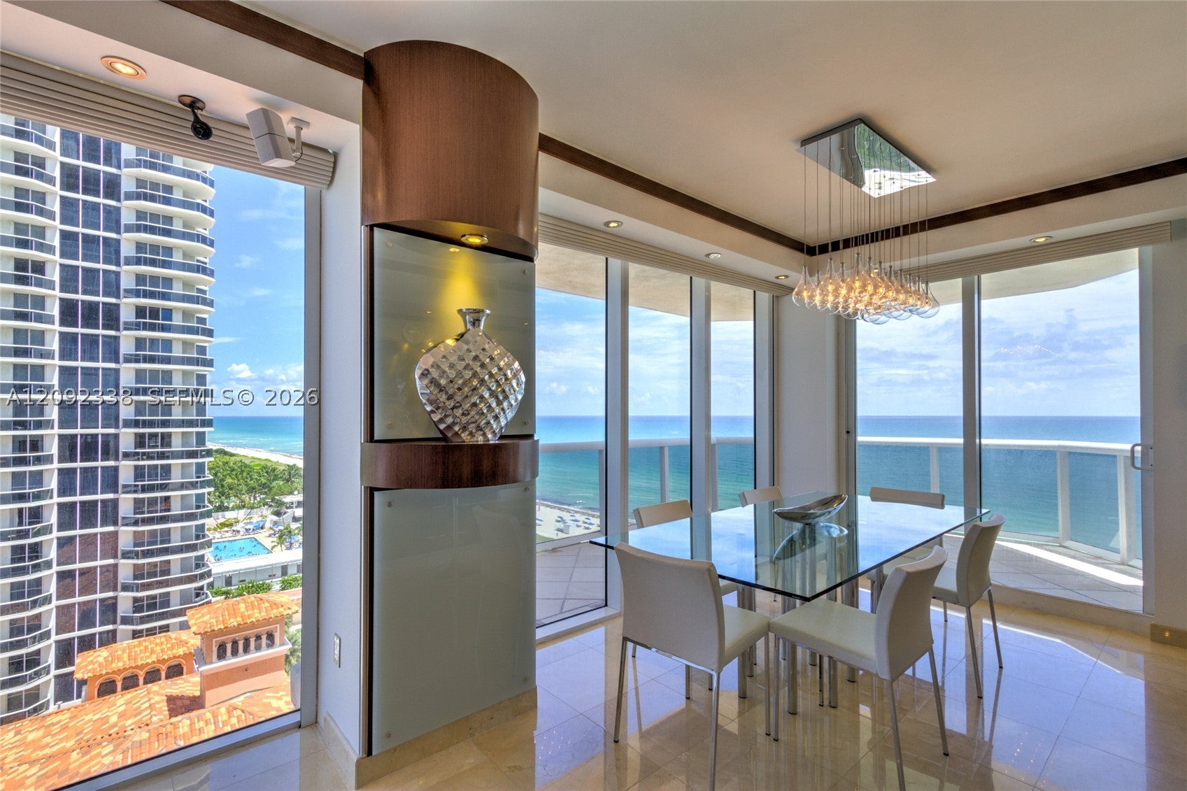 4775 Collins Ave 1201
