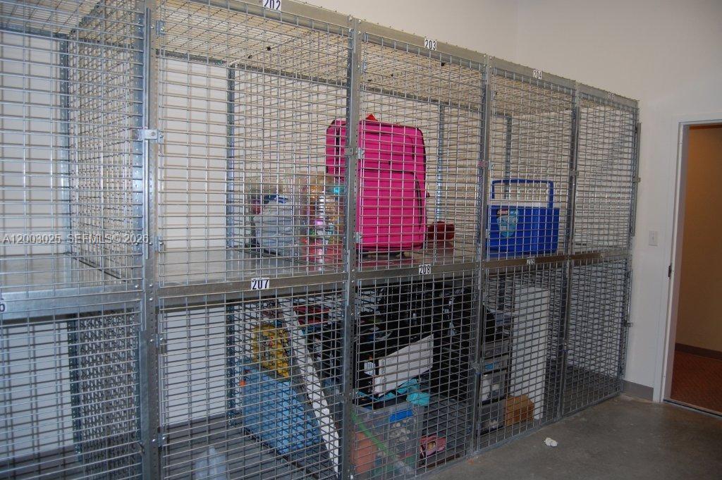 LOFTS AT HOLLYWOOD STATIO - Residential