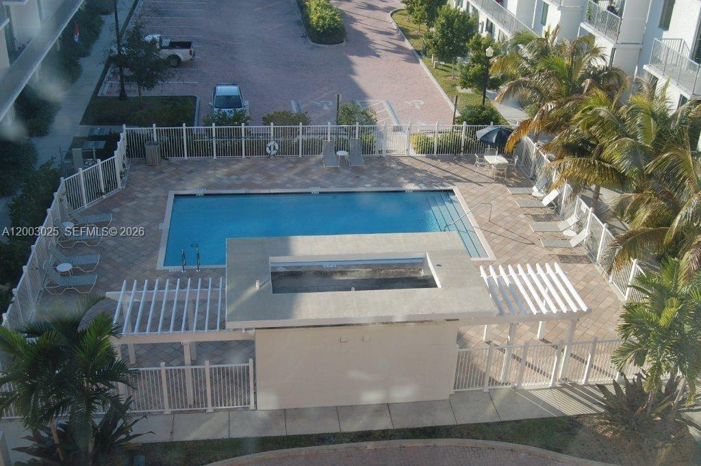 LOFTS AT HOLLYWOOD STATIO - Residential