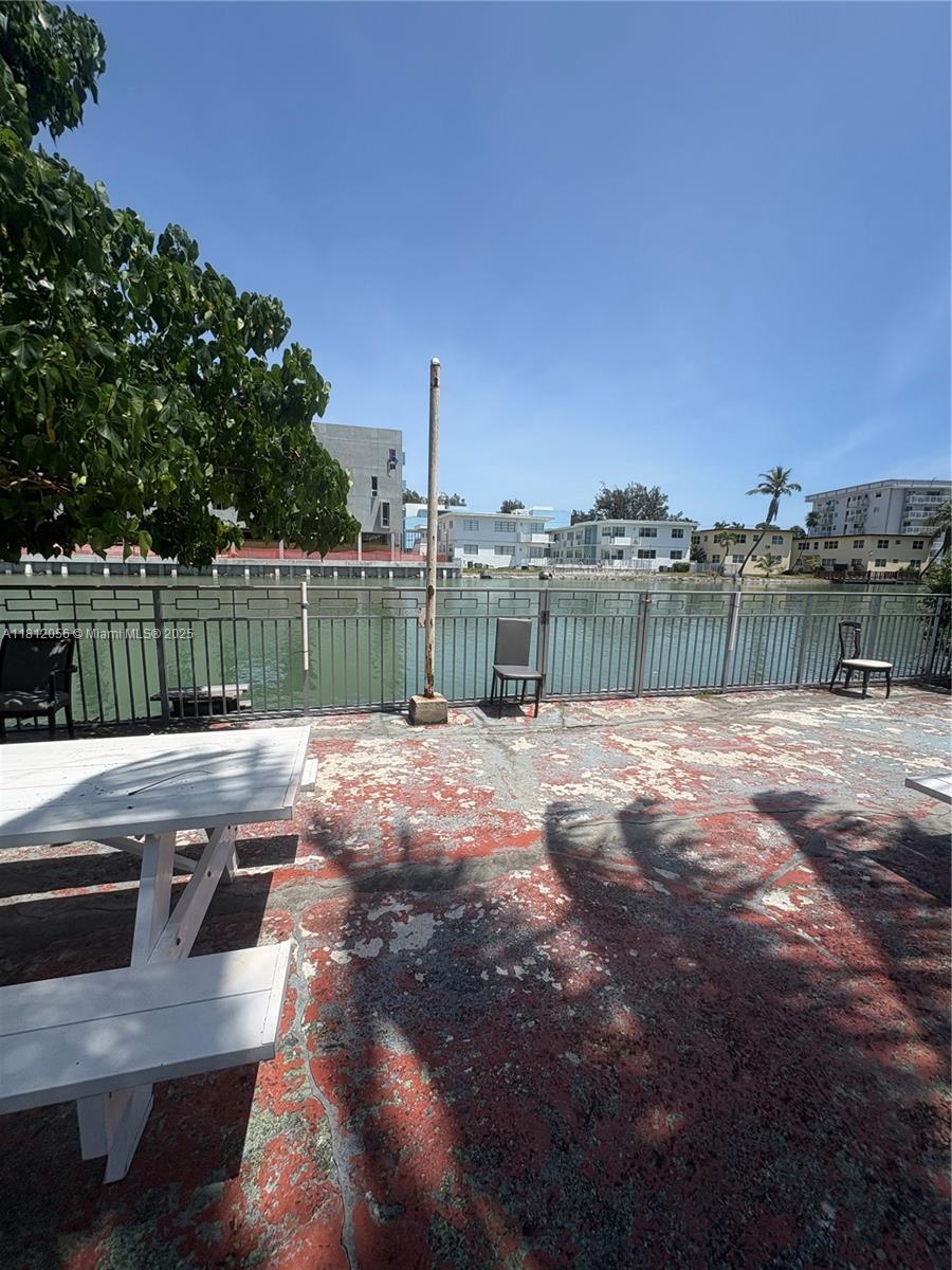 1239 Marseille Dr 7