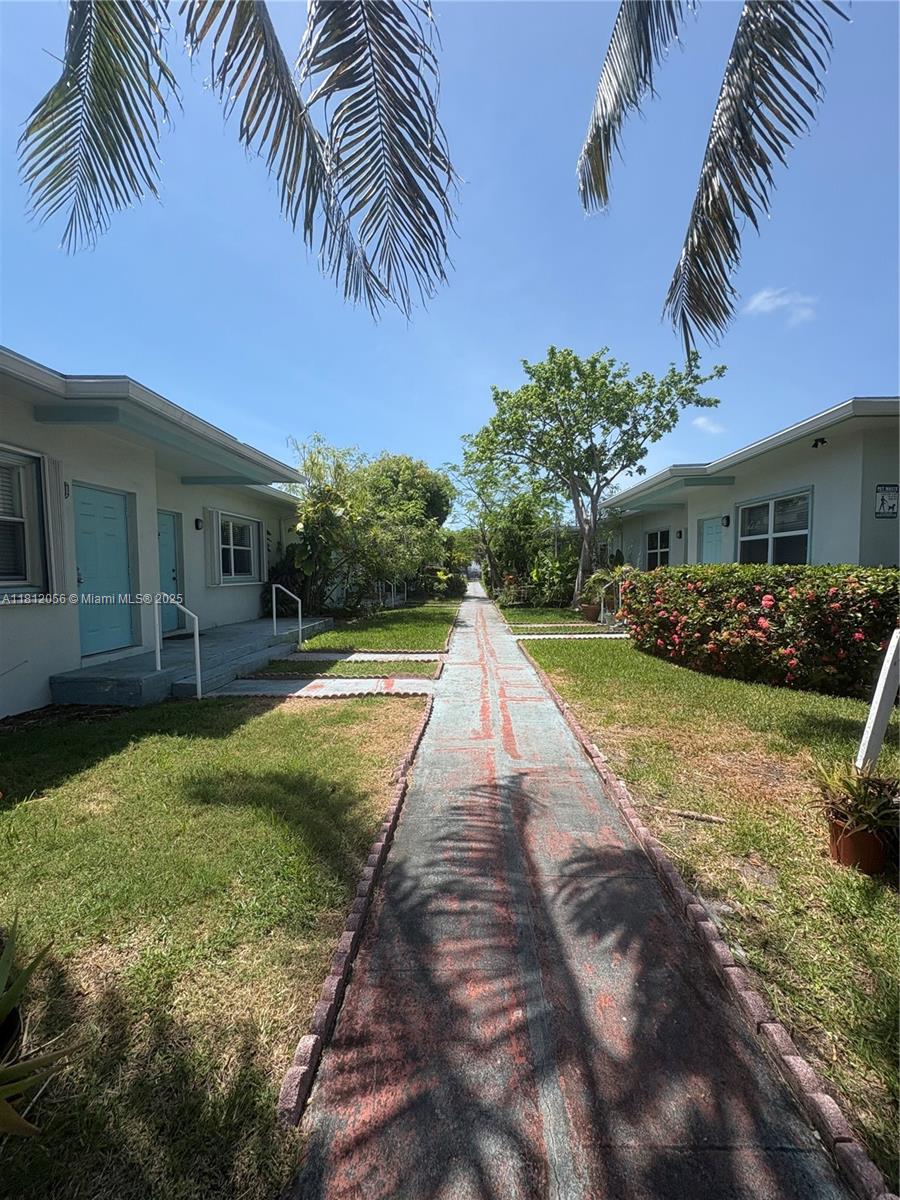 1239 Marseille Dr 7