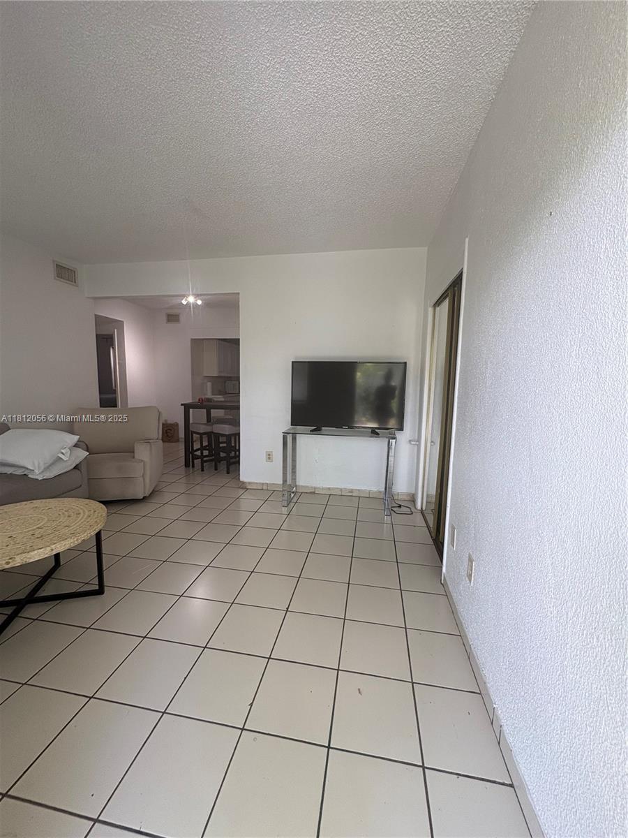 MARSEILLES DECO CONDO - Residential