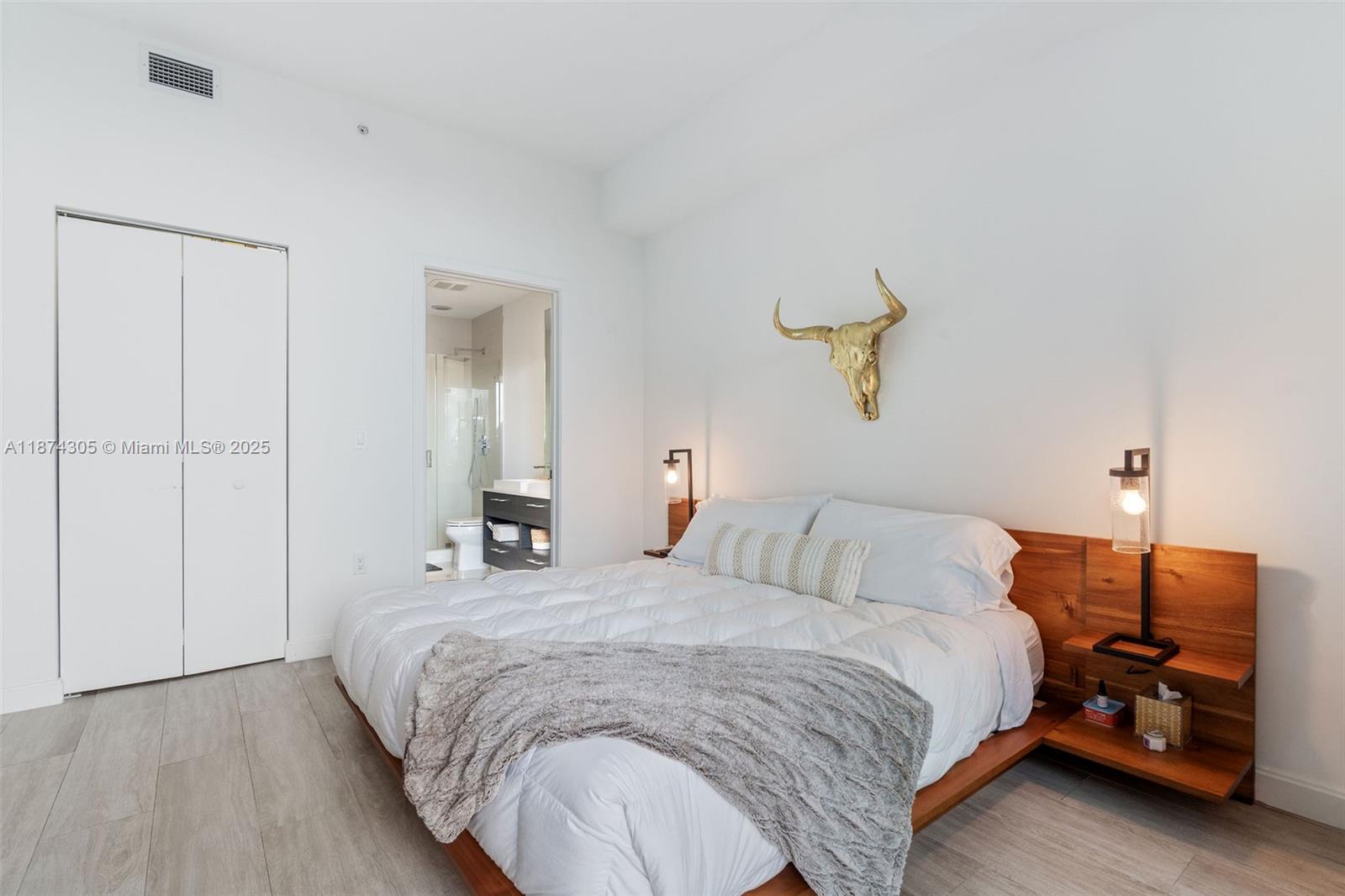 BRICKELL HEIGHTS EAST CON - Residential Lease