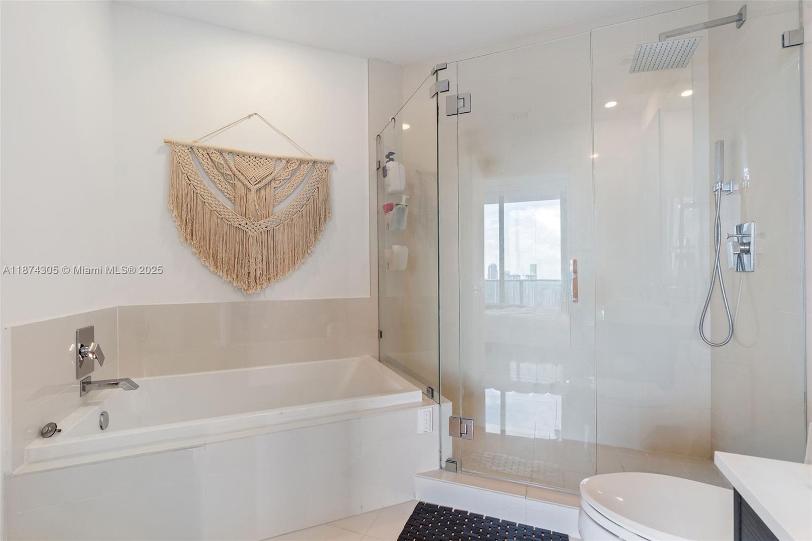 BRICKELL HEIGHTS EAST CON - Residential Lease