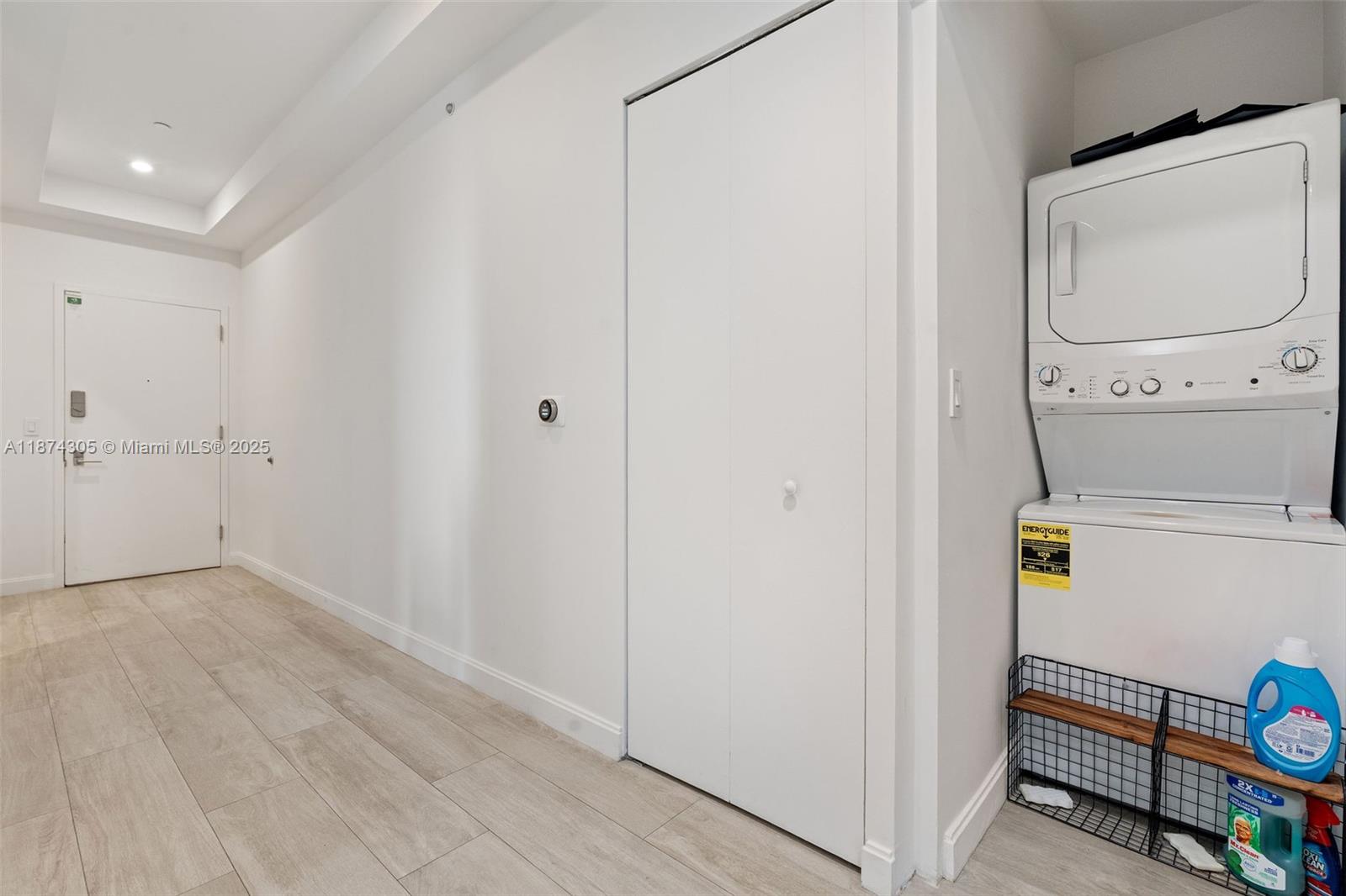 BRICKELL HEIGHTS EAST CON - Residential Lease