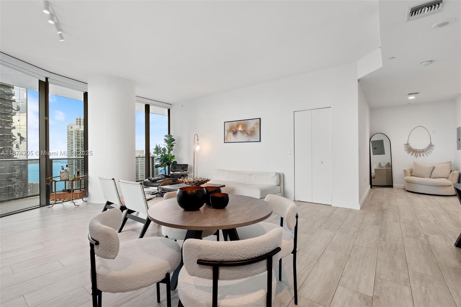 BRICKELL HEIGHTS EAST CON - Residential Lease