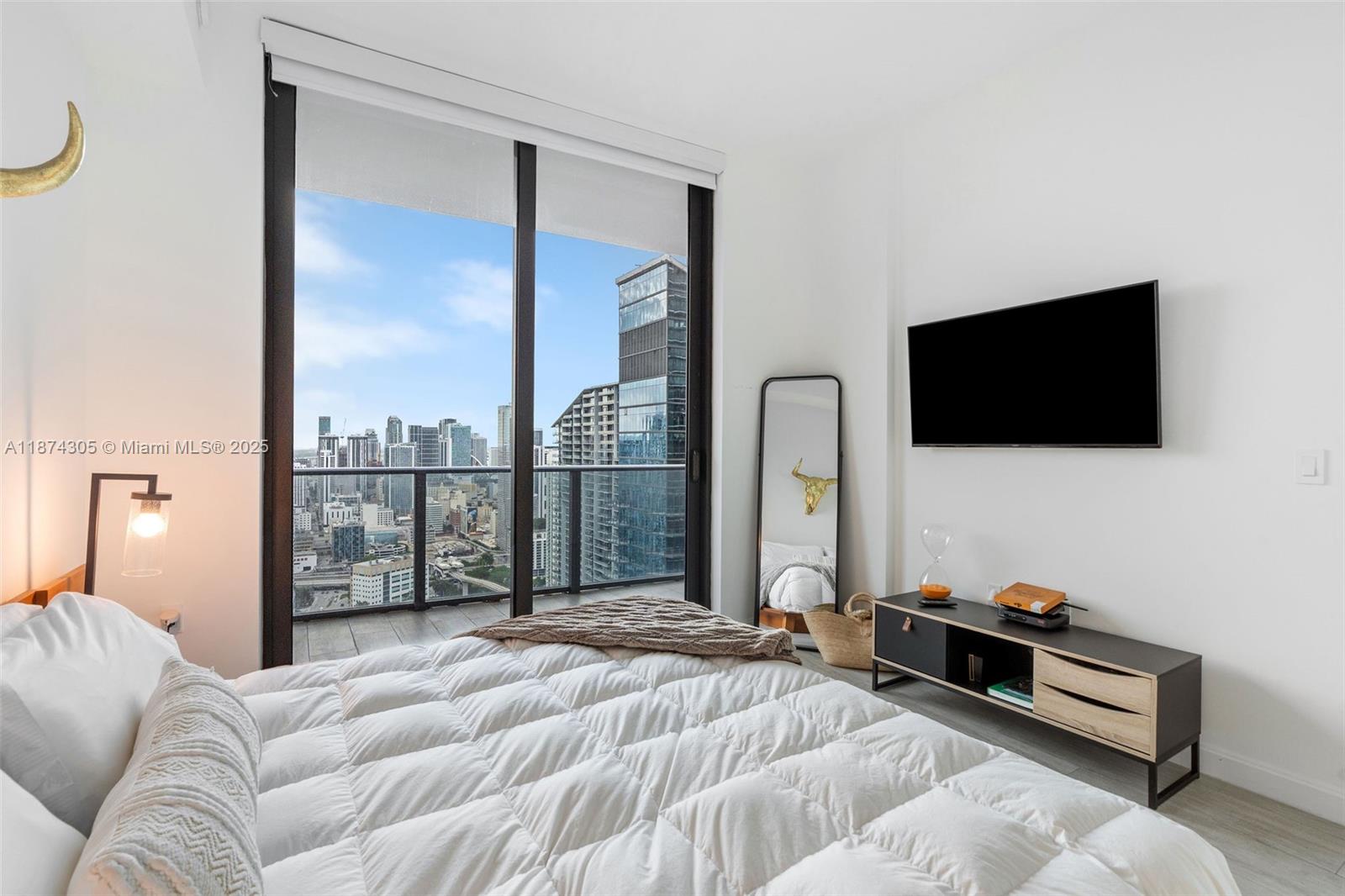 BRICKELL HEIGHTS EAST CON - Residential Lease