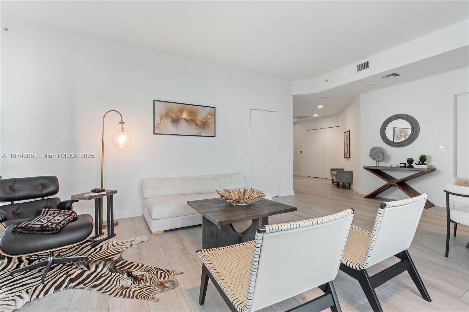 45 SW 9th St 4301