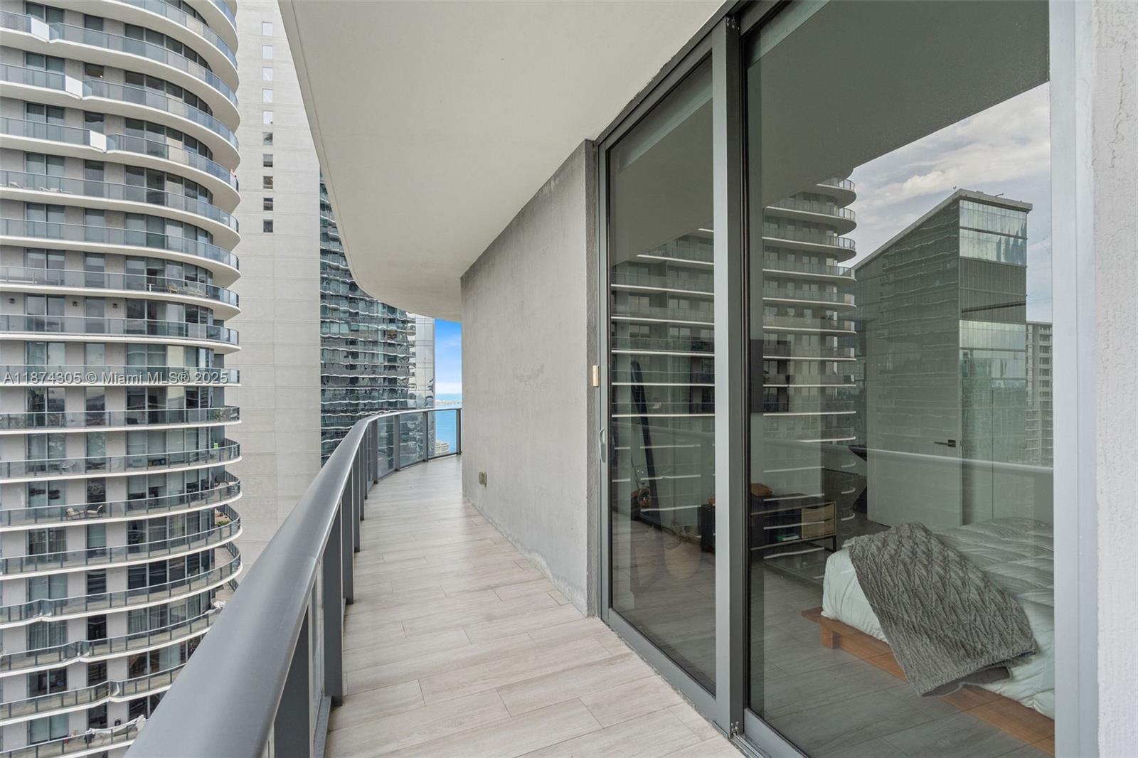 BRICKELL HEIGHTS EAST CON - Residential Lease
