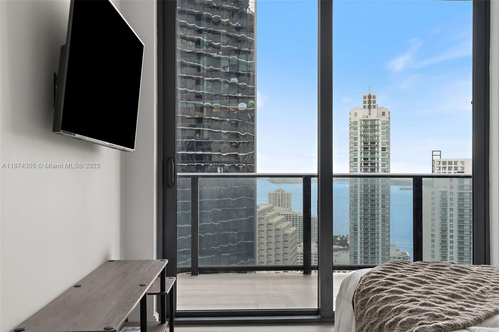 BRICKELL HEIGHTS EAST CON - Residential Lease