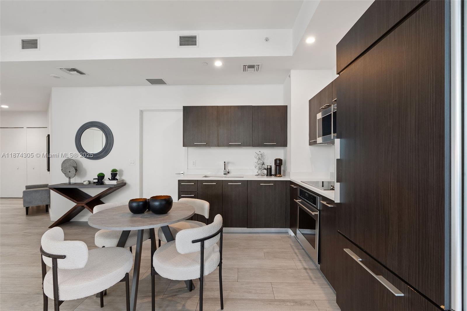 45 SW 9th St 4301