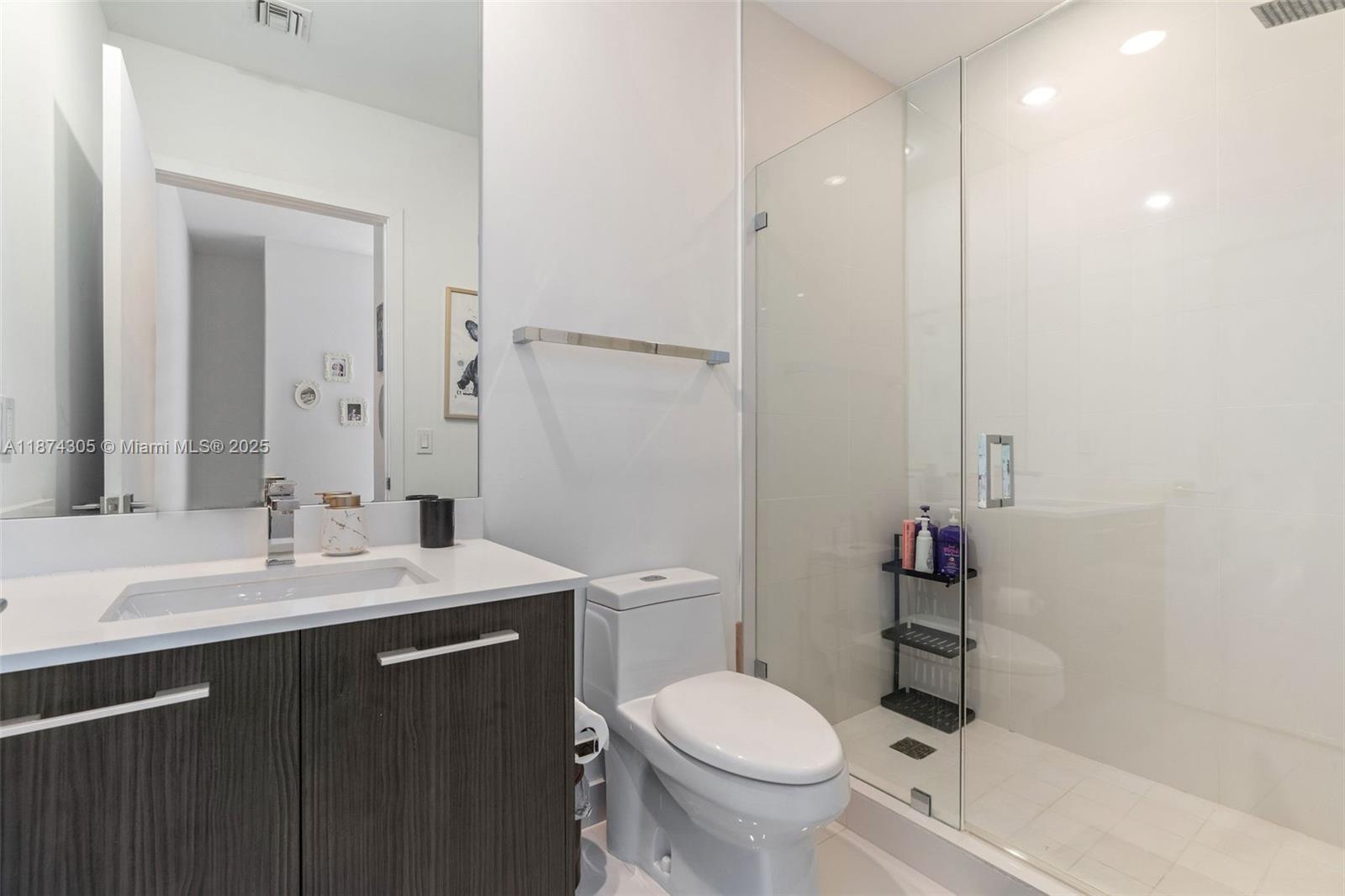 BRICKELL HEIGHTS EAST CON - Residential Lease