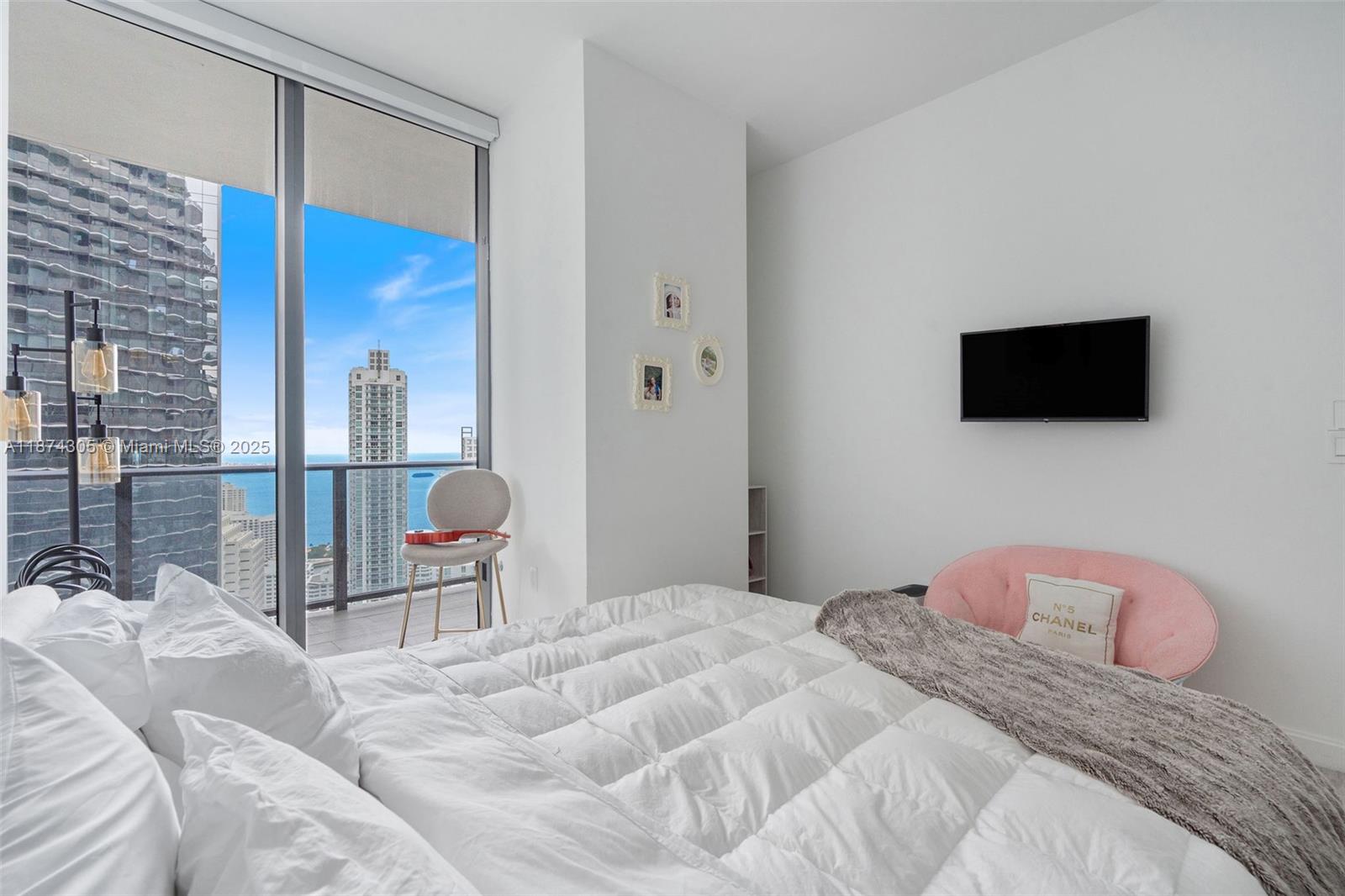 BRICKELL HEIGHTS EAST CON - Residential Lease
