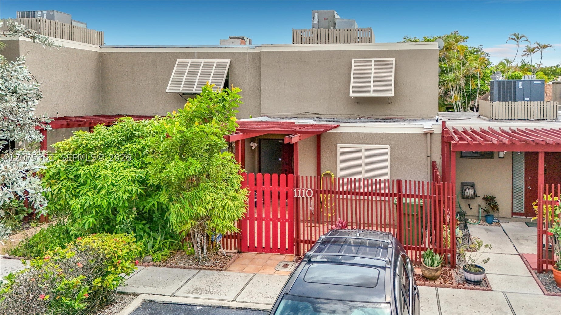1110 W Fairway Rd, Pembroke Pines FL 33026