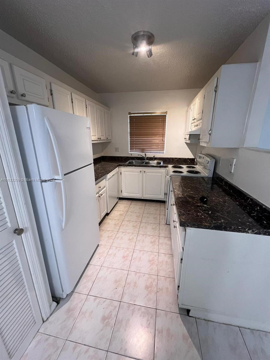 BOCA LINDA CONDO - Residential Lease