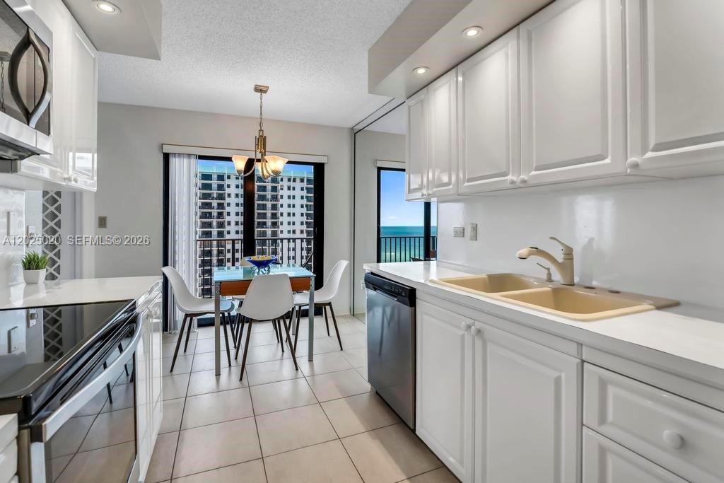 SUMMIT CONDO - Residential