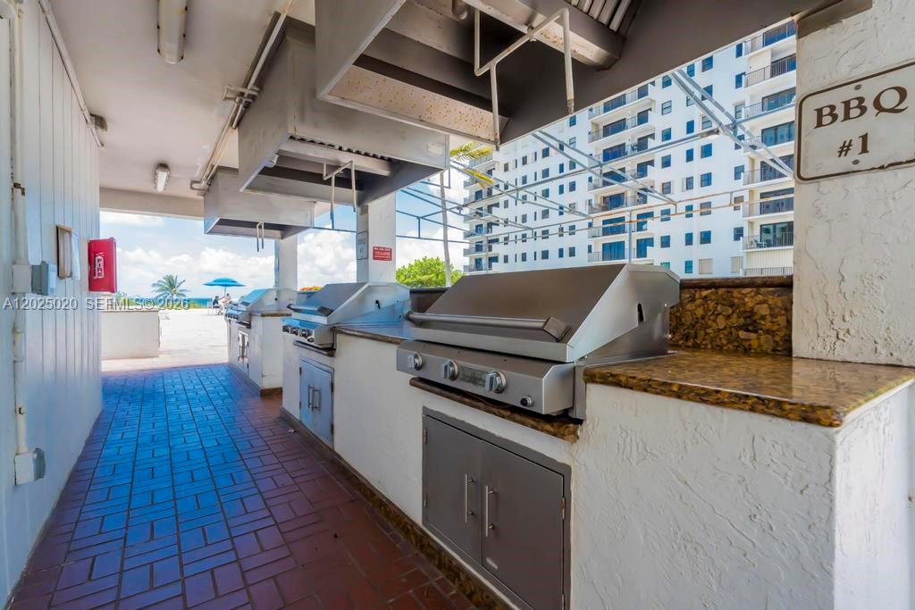 SUMMIT CONDO - Residential