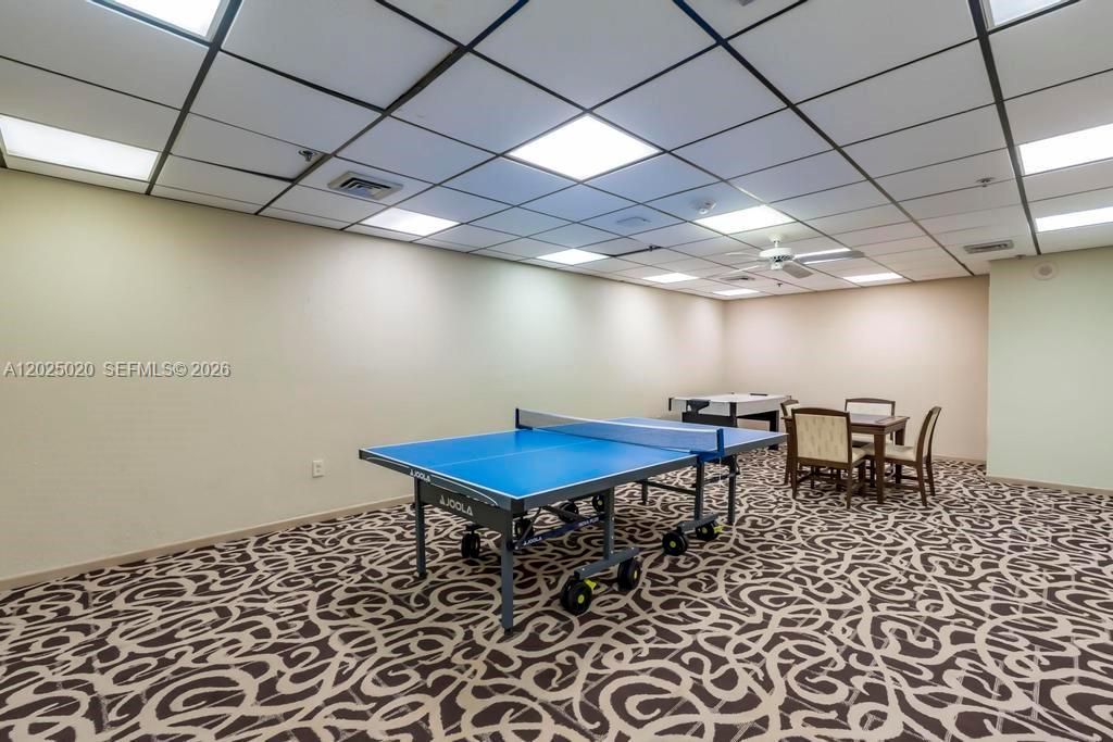 SUMMIT CONDO - Residential