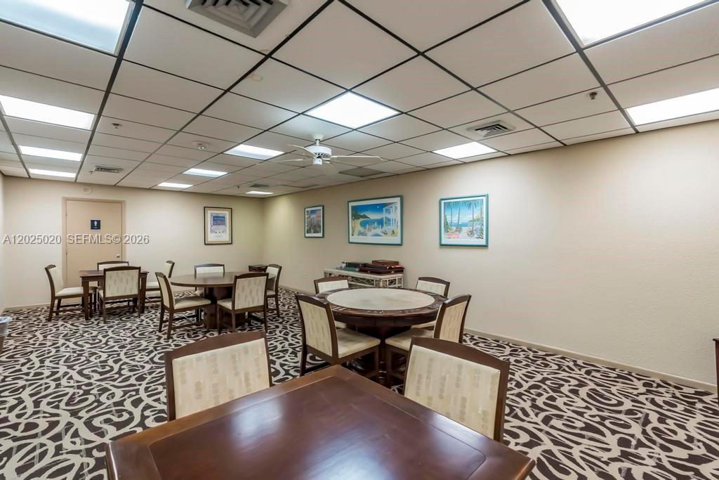 SUMMIT CONDO - Residential