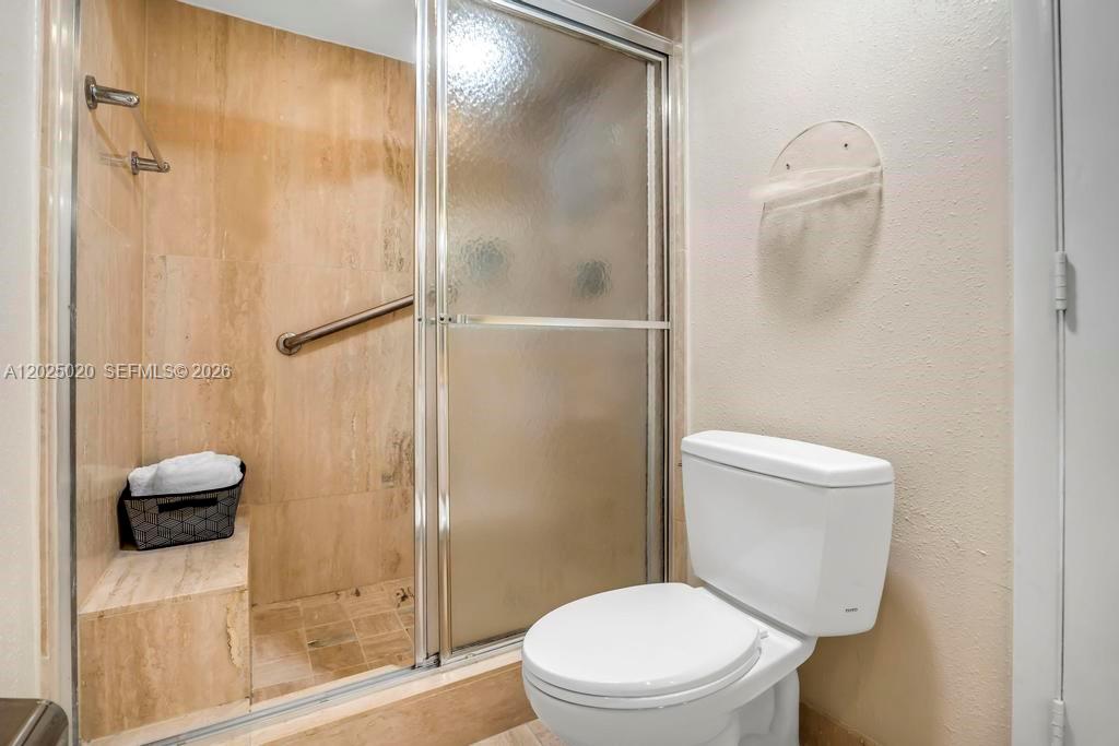SUMMIT CONDO - Residential