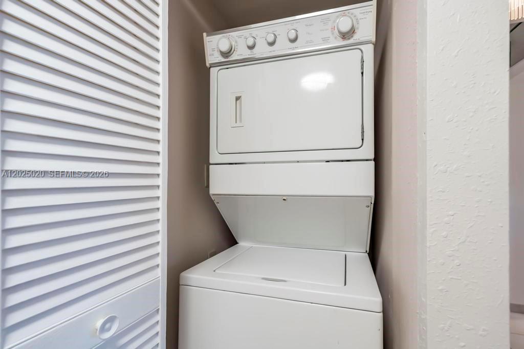 SUMMIT CONDO - Residential