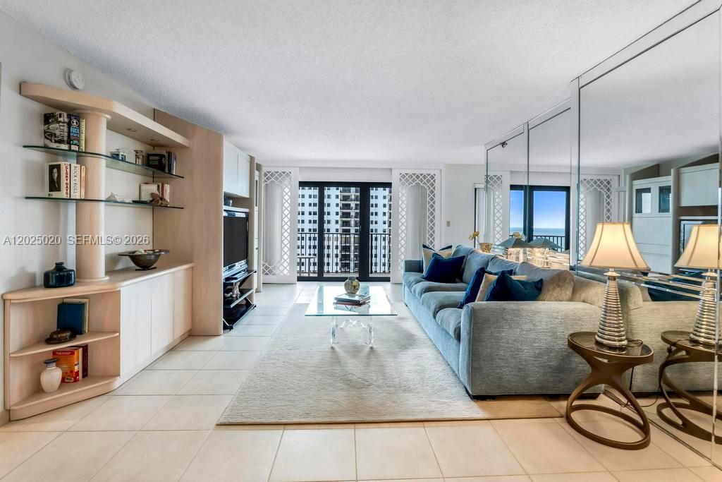 SUMMIT CONDO - Residential