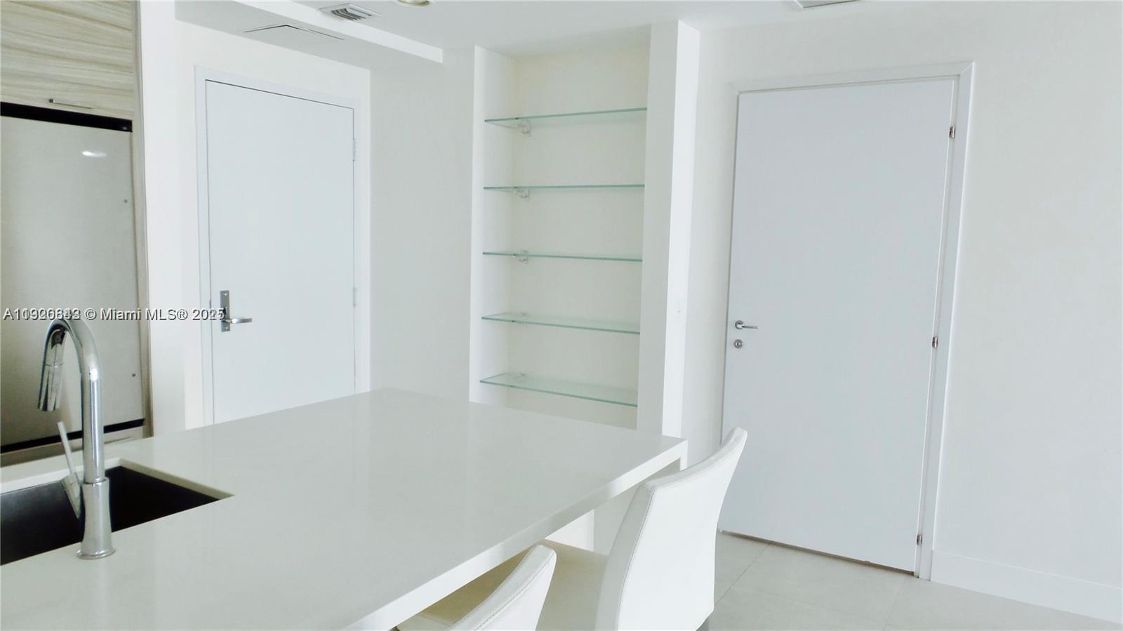 MET 1 CONDO - Residential Lease