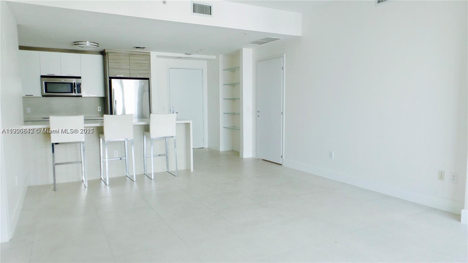 MET 1 CONDO - Residential Lease