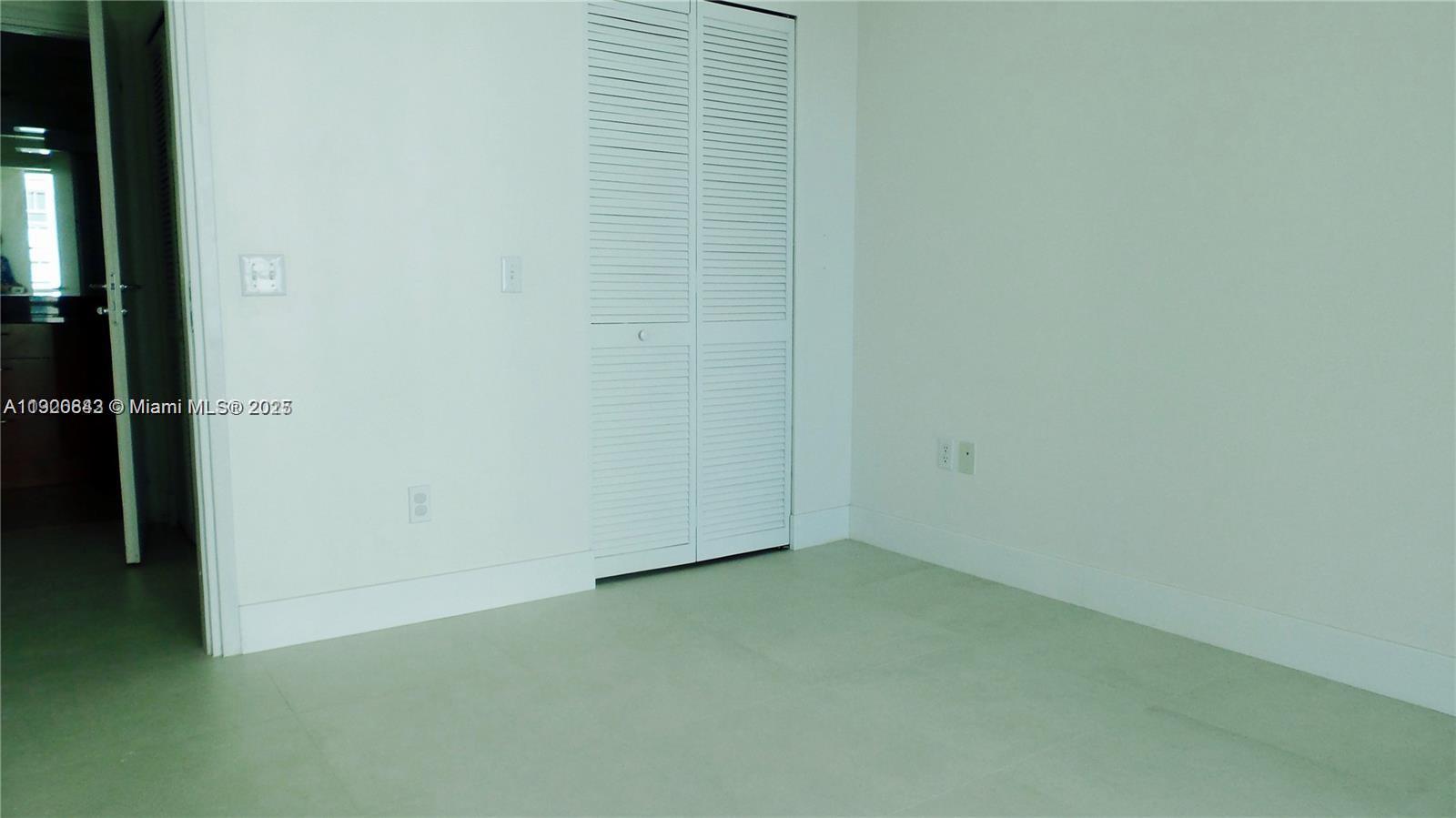 MET 1 CONDO - Residential Lease