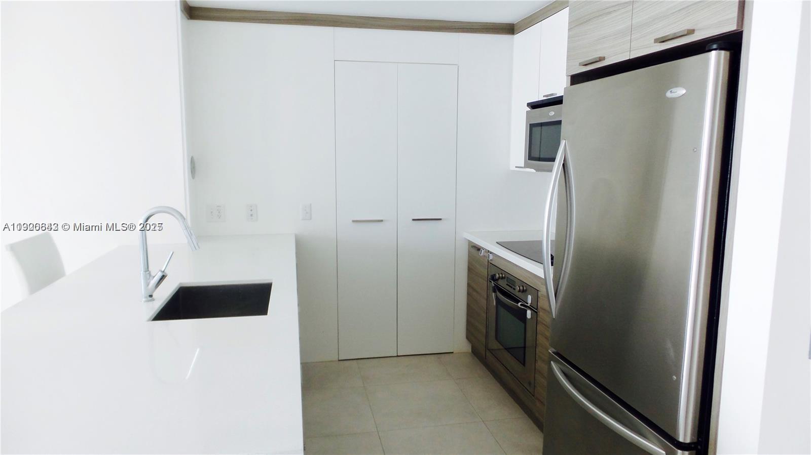 300 S Biscayne Blvd T-1814