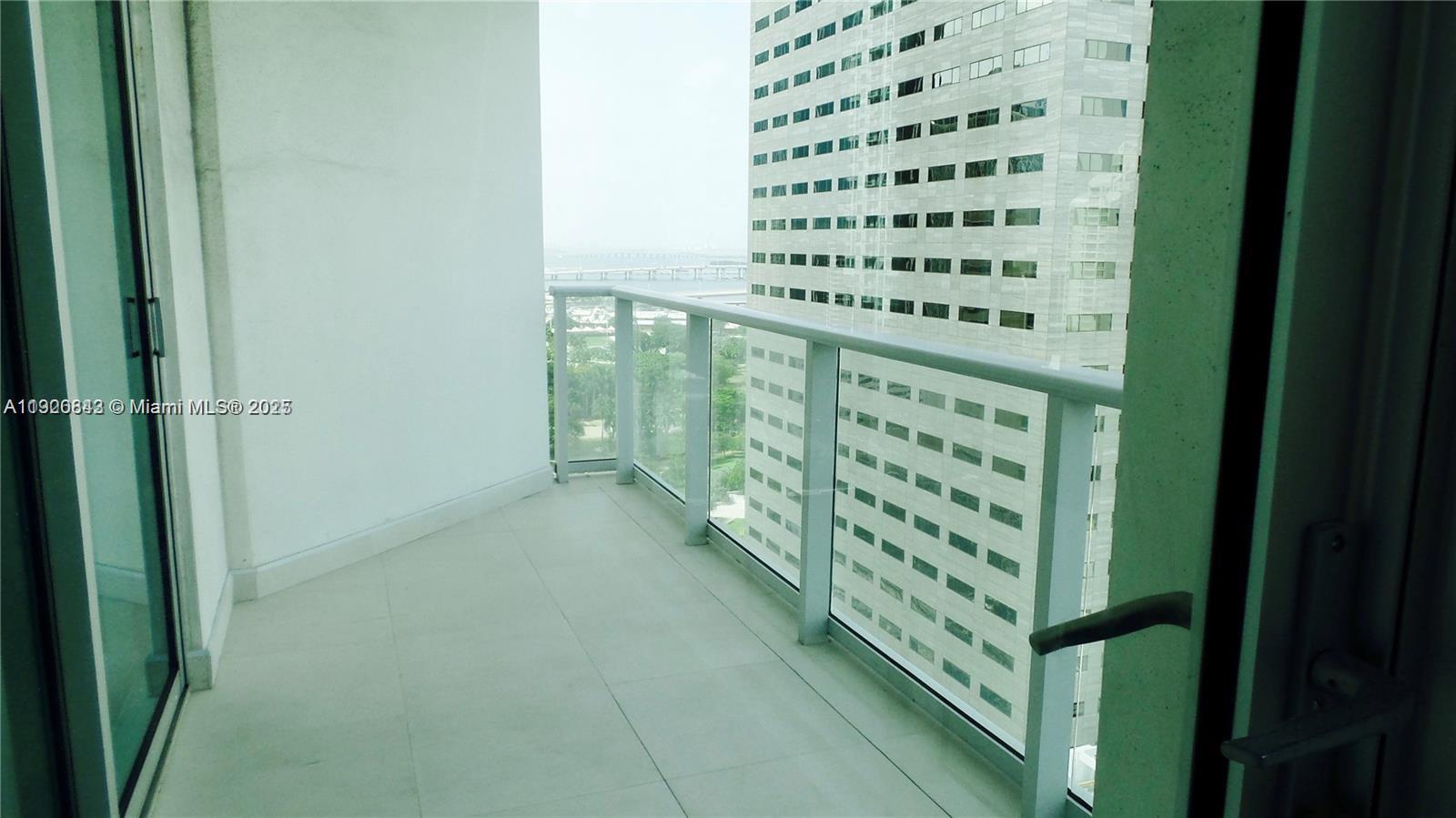 MET 1 CONDO - Residential Lease