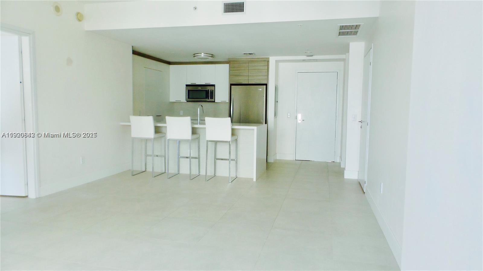 MET 1 CONDO - Residential Lease