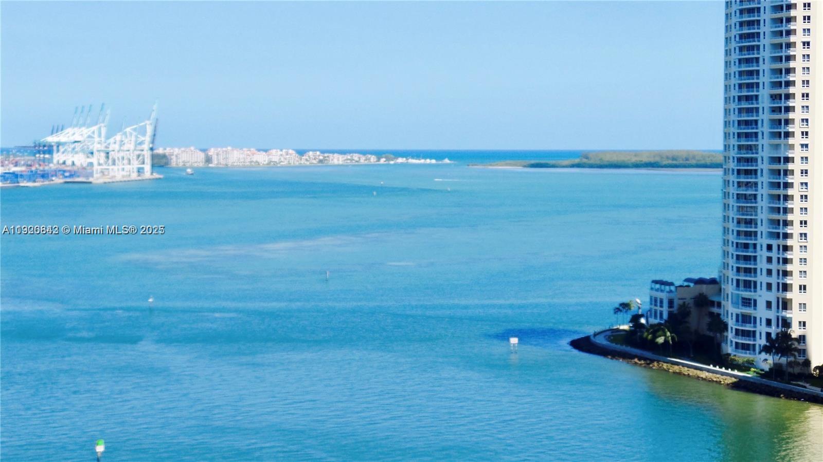 MET 1 CONDO - Residential Lease