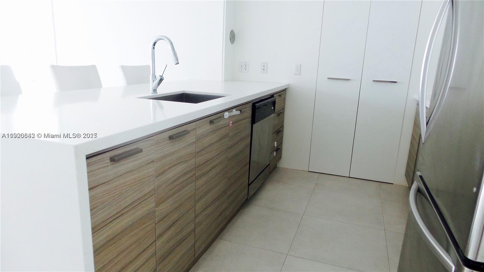 300 S Biscayne Blvd T-1814