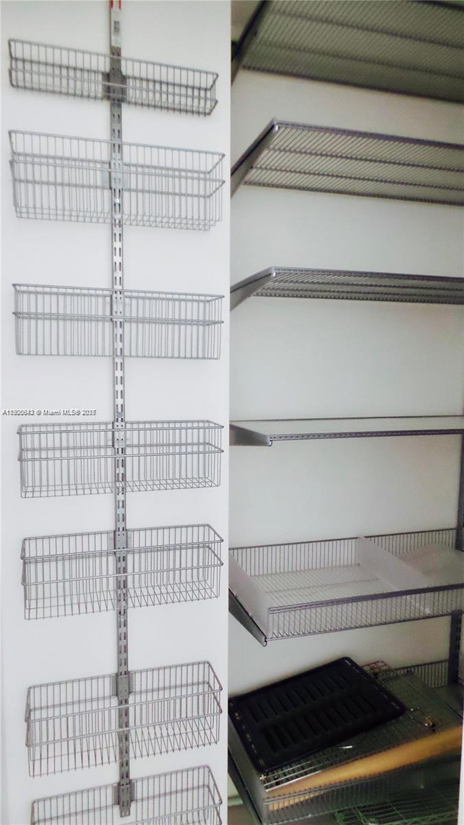 MET 1 CONDO - Residential Lease