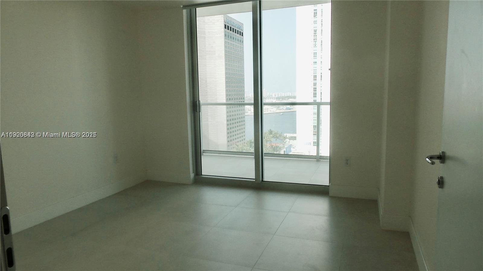 MET 1 CONDO - Residential Lease