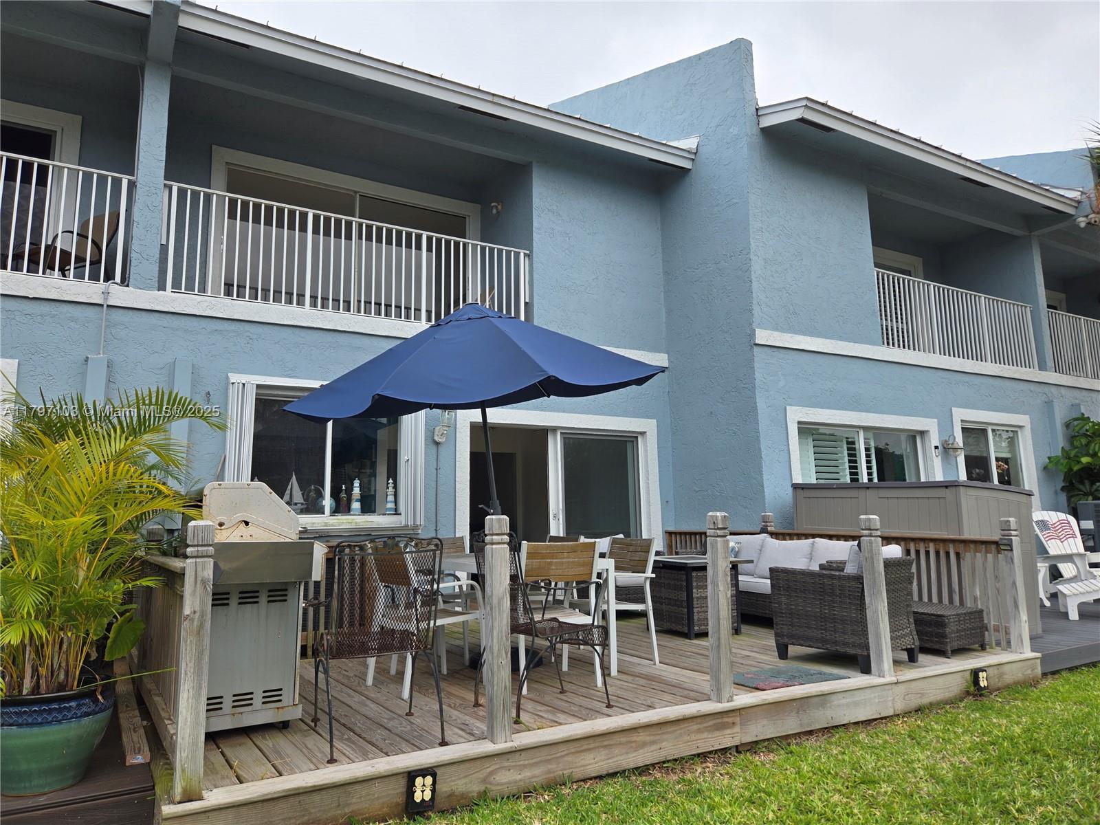 2115 NE 44th St