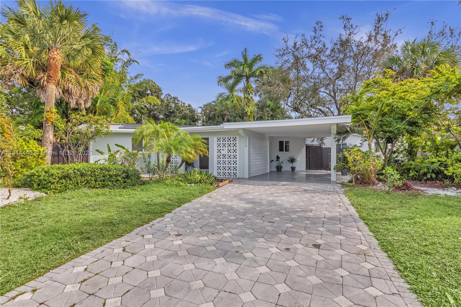 ROBERTSON PARK - Residential Lease