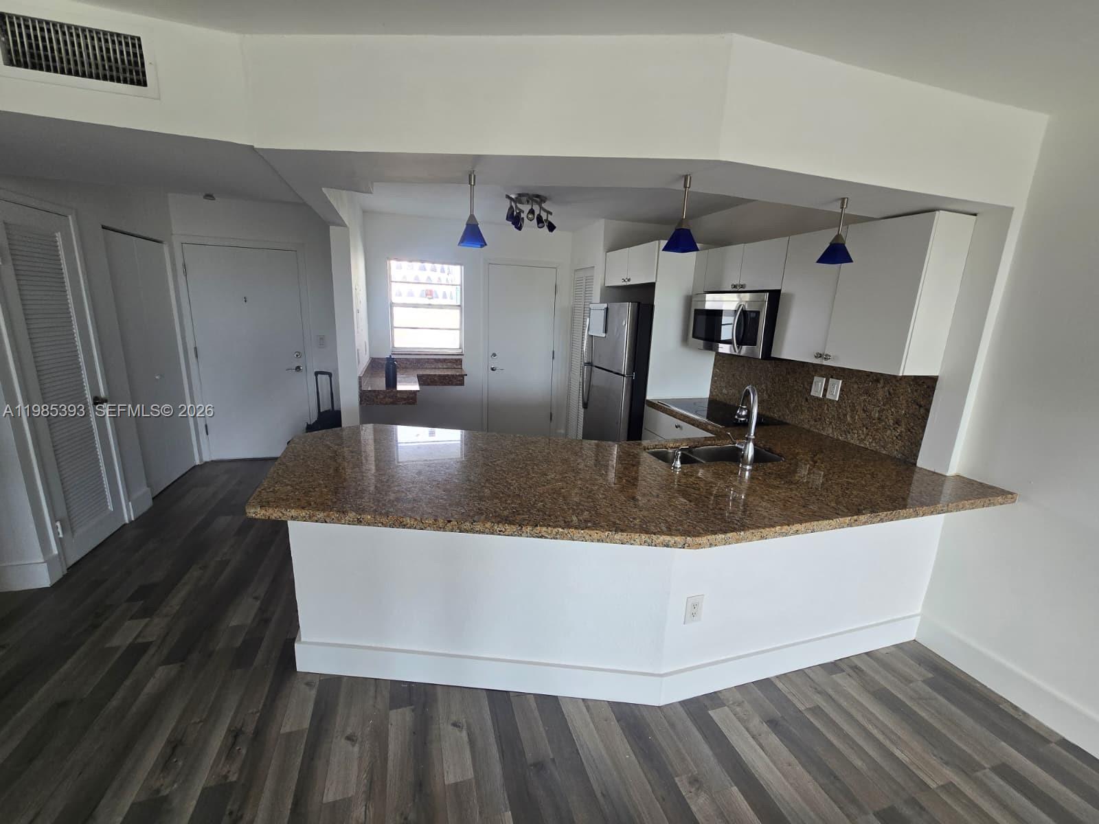 JADE WINDS GROUP - - Residential Lease