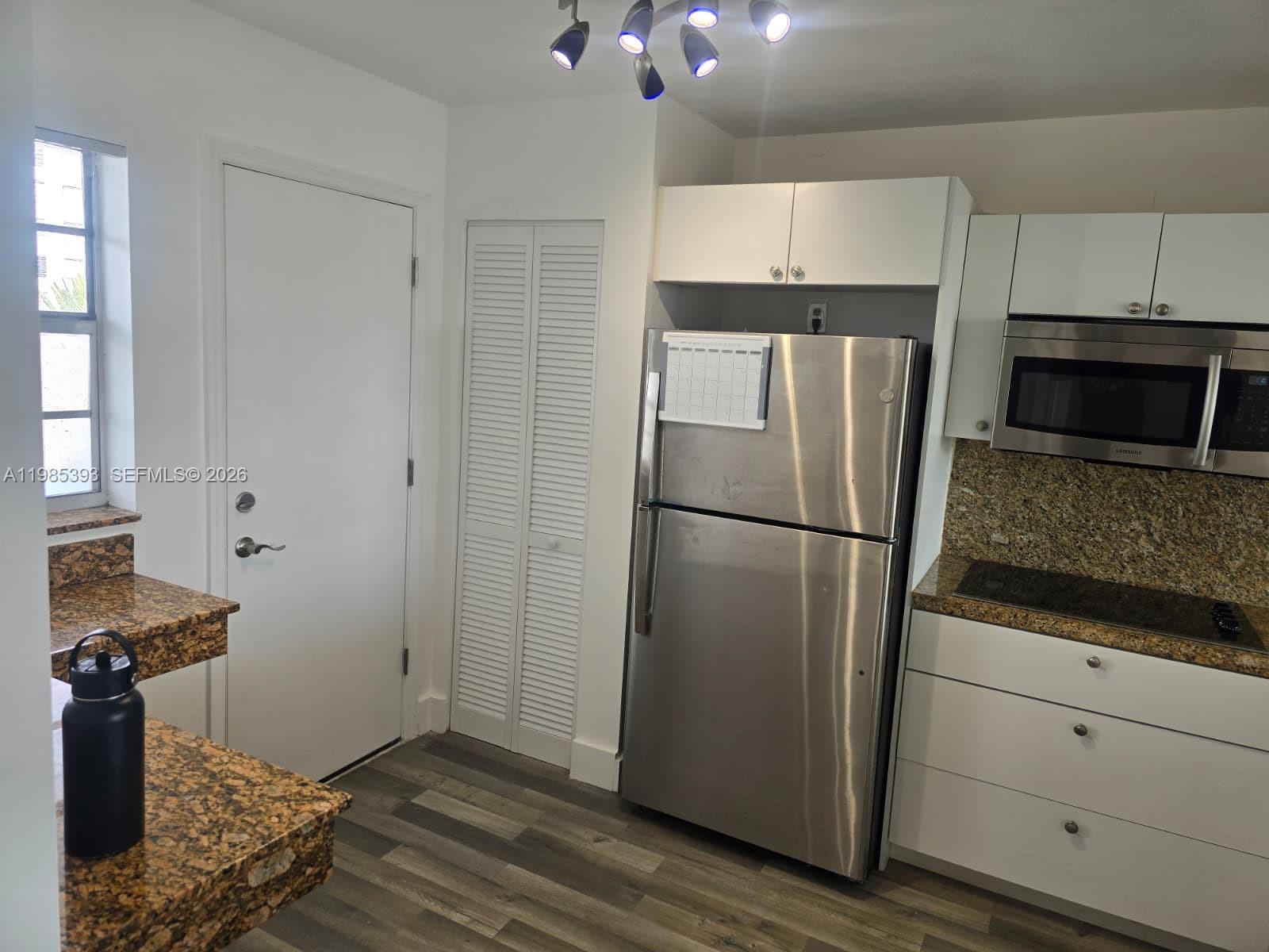 JADE WINDS GROUP - - Residential Lease